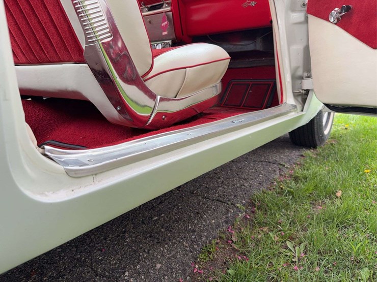 1961-chevrolet-impala-image-17