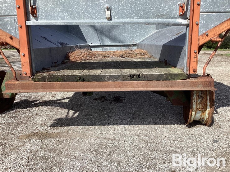 oliver-feed-wagon-w/-running-gear-image-19
