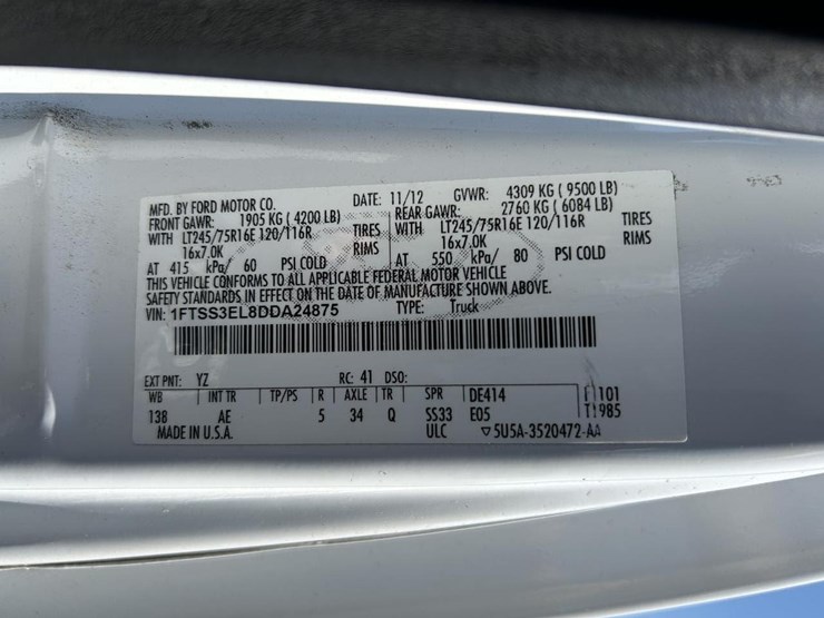 2013-ford-e350-image-28
