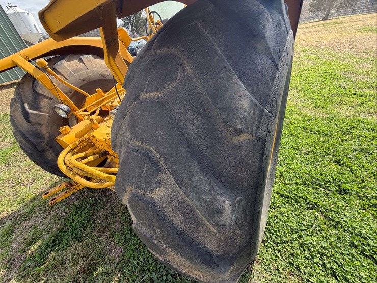 john-deere-840-image-16