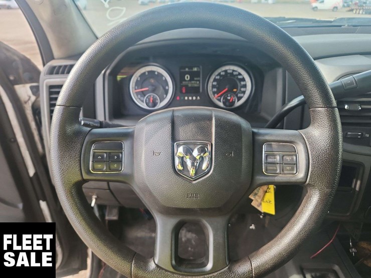 2016-dodge-3500-image-16