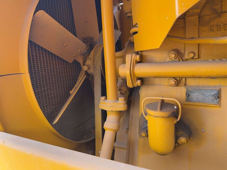 caterpillar-twenty-two-image-24