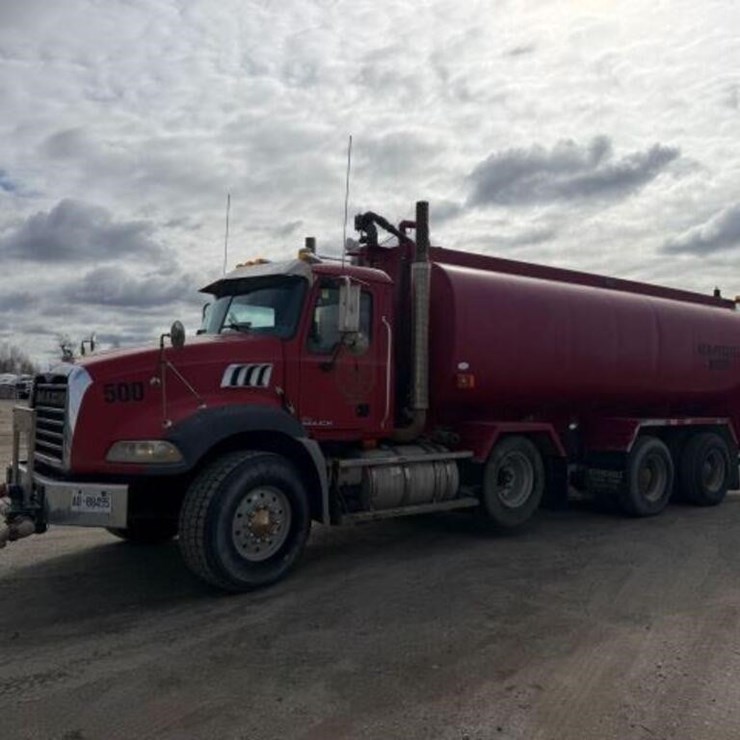 2009 MACK GRANITE GU813