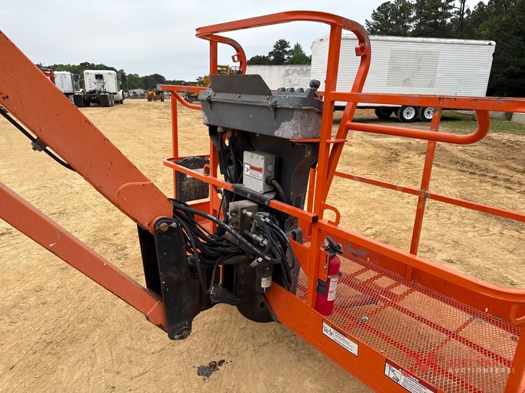 2015-jlg-1250ajp-image-13