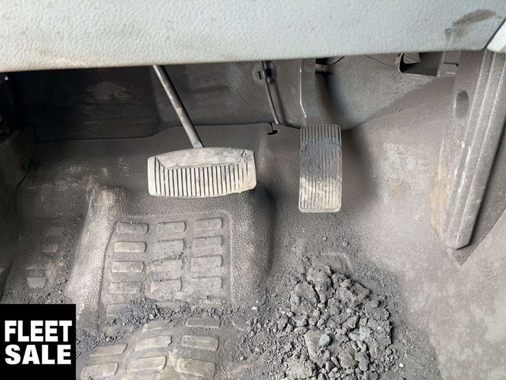 2011-ford-f550-image-17