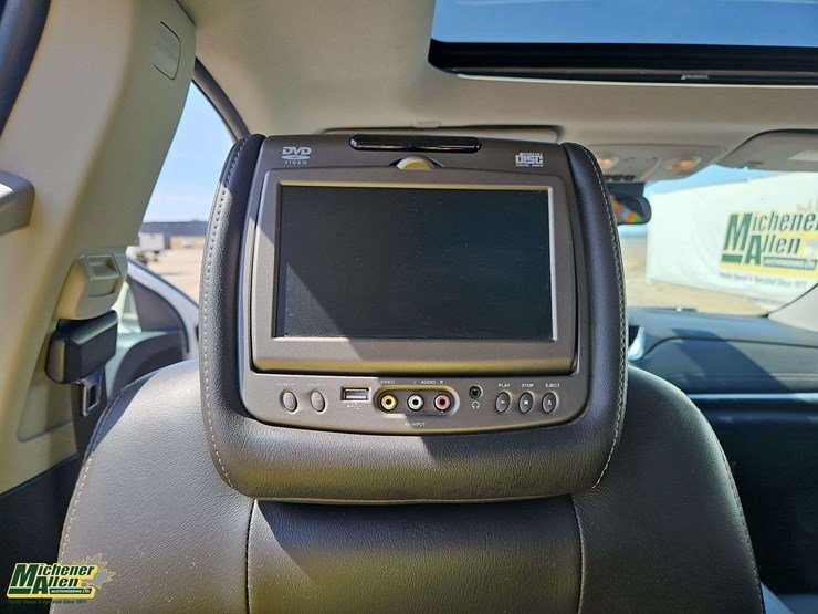 2017-chevrolet-traverse-image-28