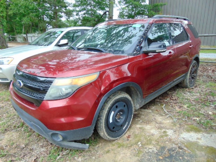 2015-ford-explorer-image-1