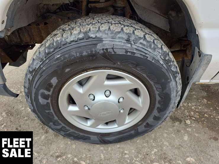 2011-ford-cargo-image-14