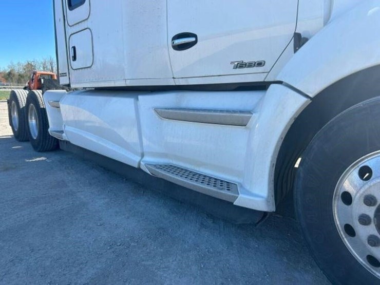2020-kenworth-t680-image-59
