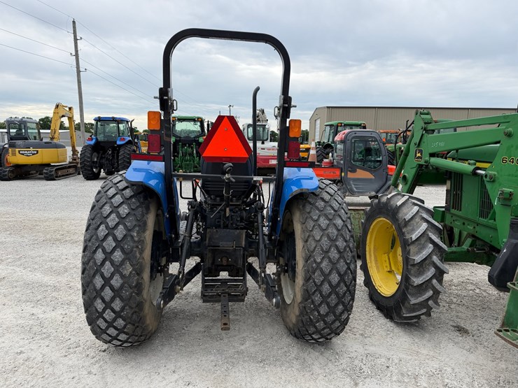 2014-new-holland-workmaster-65-image-14