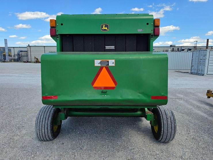 2003-john-deere-567-image-8