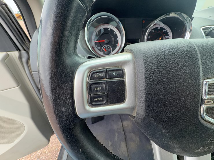 2015-dodge-grand-caravan-image-14