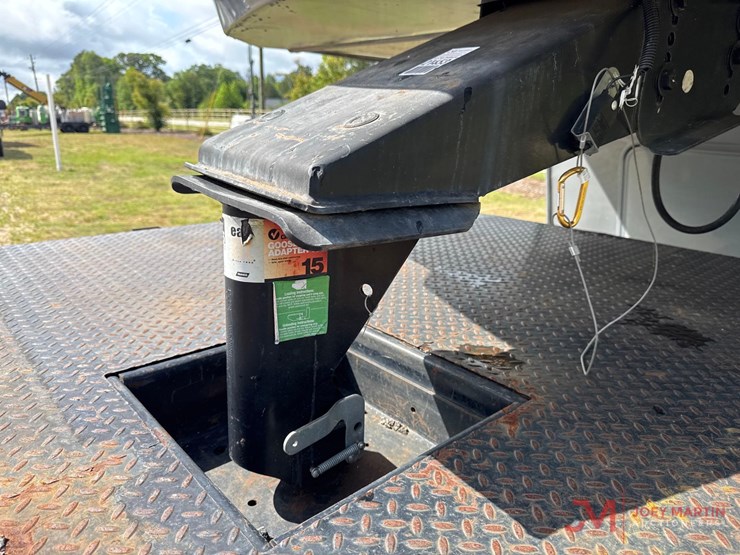 2013-heartland-graystone-34qb-fifth-wheel-camper-image-5