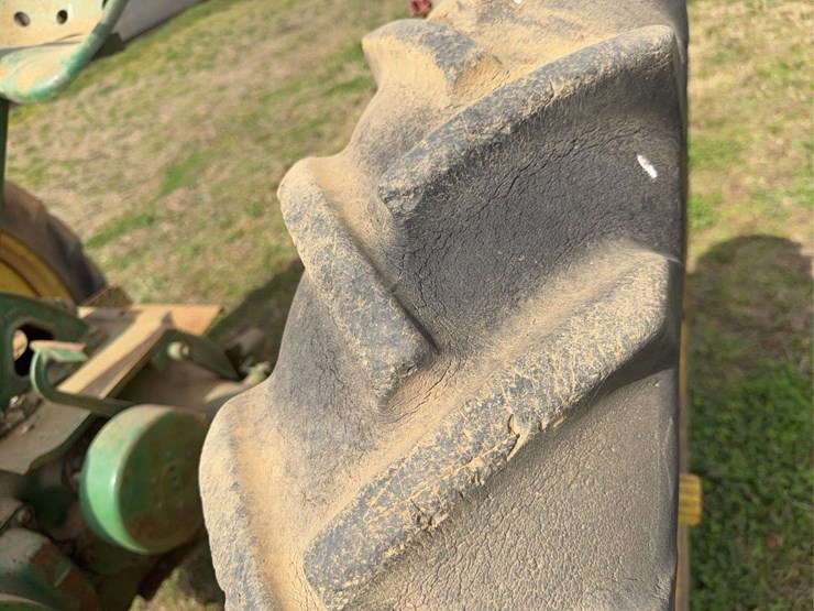 john-deere-b-image-12