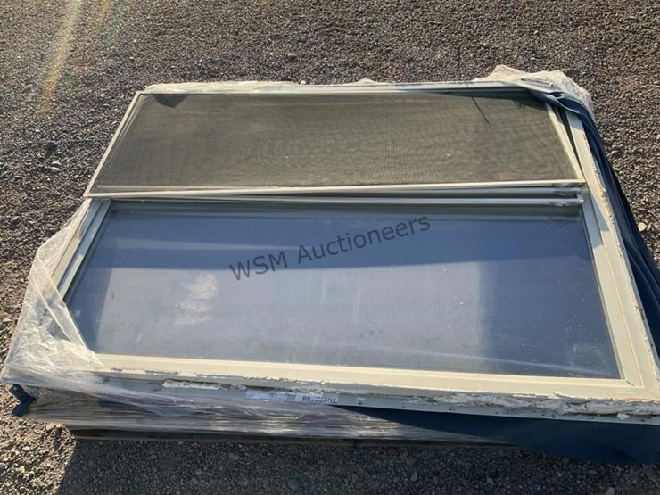 pallet-of-house-windows-image-5