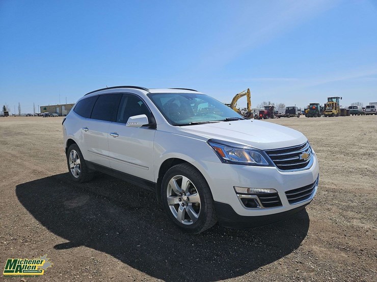 2017-chevrolet-traverse-image-2