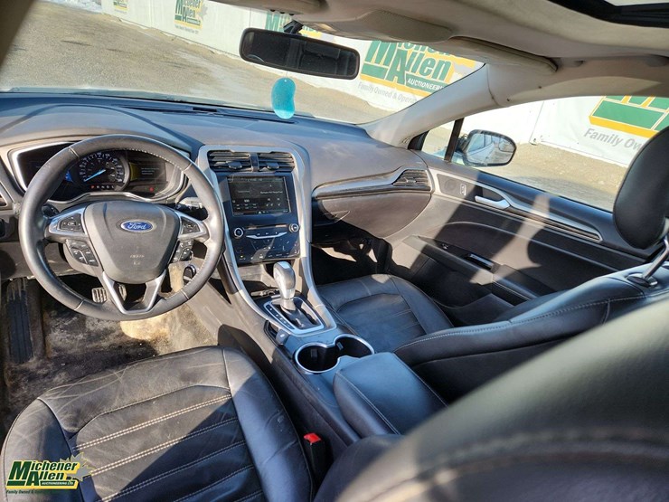 2014-ford-fusion-hybrid-se-auto-sedan-image-20
