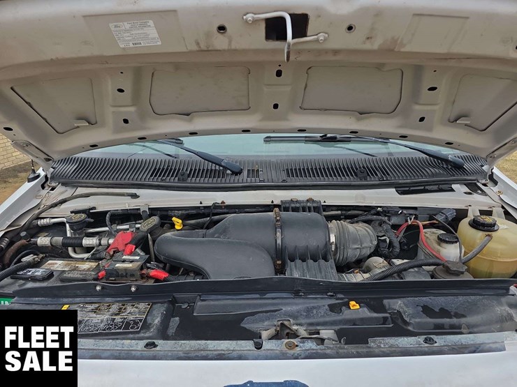 2011-ford-cargo-image-32