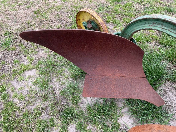 john-deere-one-bottom-plow-image-20