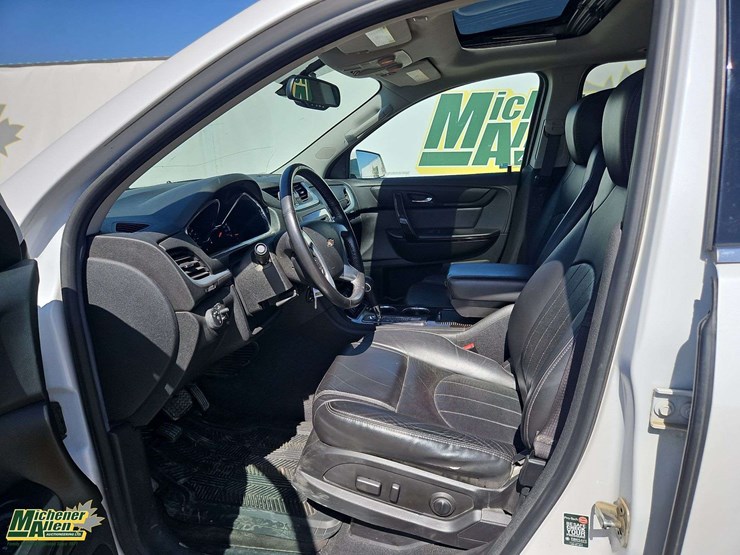 2017-chevrolet-traverse-image-26
