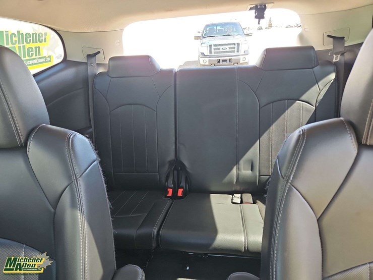 2017-chevrolet-traverse-image-32