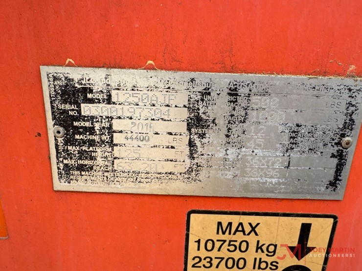 2015-jlg-1250ajp-image-11