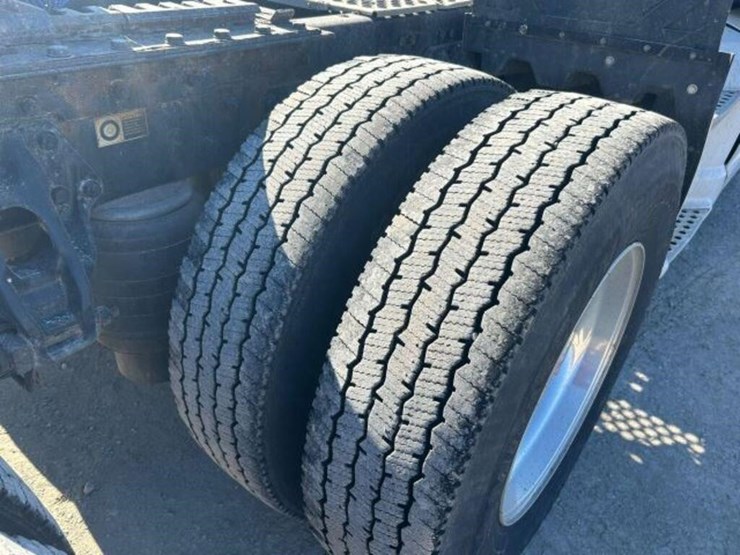 2020-kenworth-t680-image-88