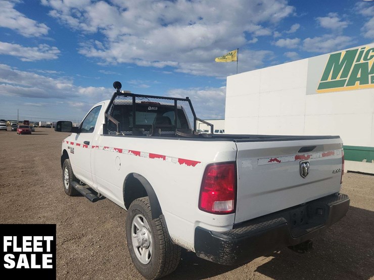 2016-dodge-3500-image-3