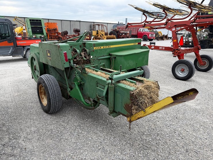 john-deere-347-image-8