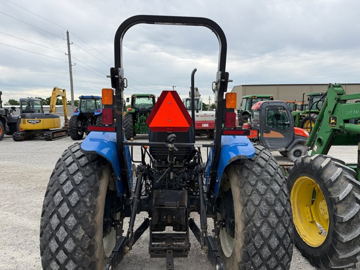 2014-new-holland-workmaster-65-image-18