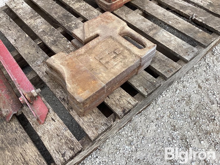 international-front-tractor-weights-image-16