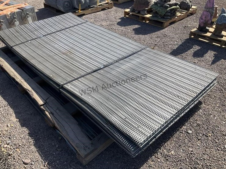 pallet-of-4ft-x-8-1/2ft-tread-deck-image-3