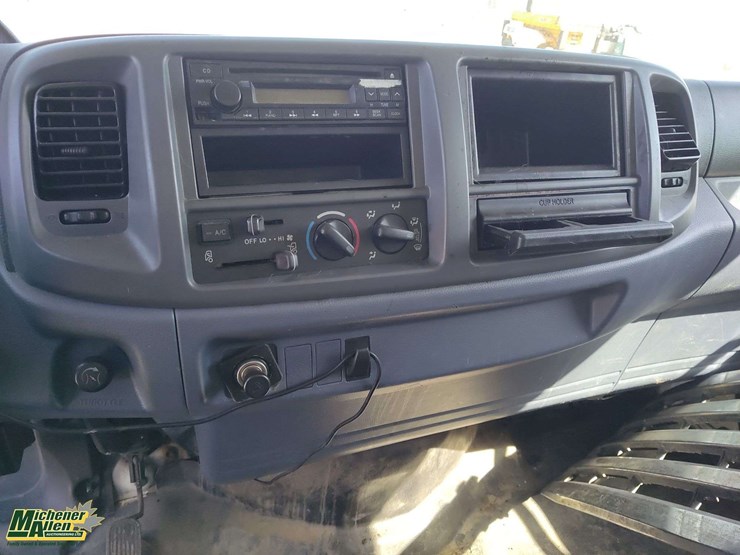 2007-hino-308-image-10