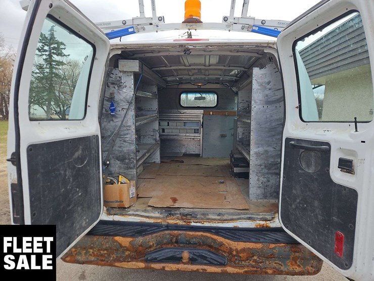 2011-ford-cargo-image-18