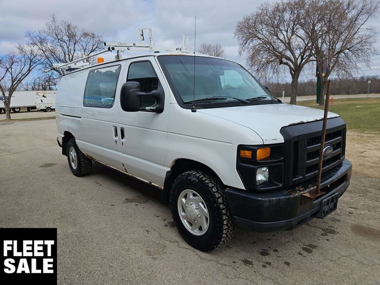 2011-ford-cargo-image-4