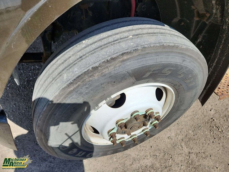 2019-freightliner-m2-106-image-24