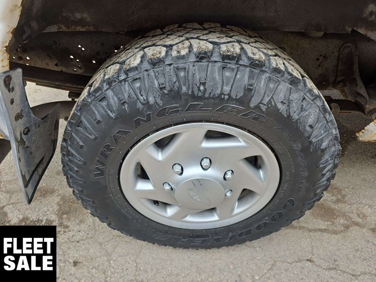 2011-ford-cargo-image-12