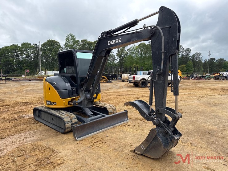 2024-john-deere-50p-mini-excavator-image-3