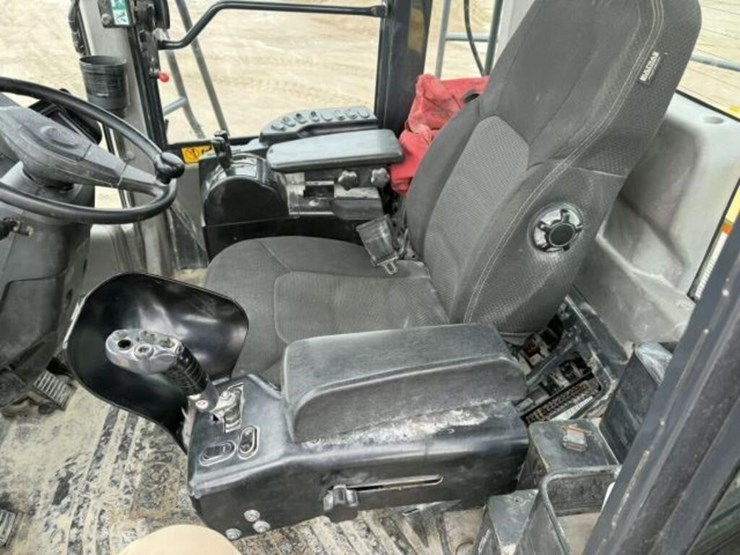 2014-komatsu-wa500-image-8