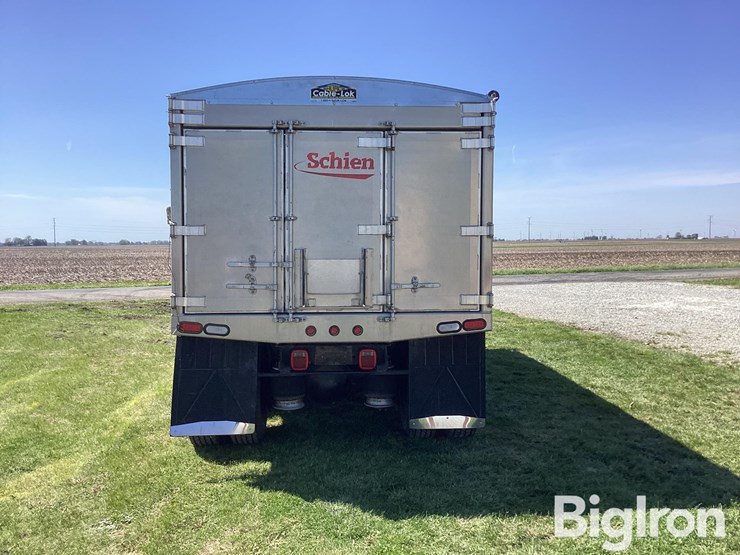 2003-freightliner-fl80-image-6