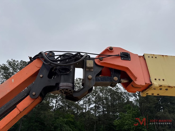 2015-jlg-1250ajp-image-17