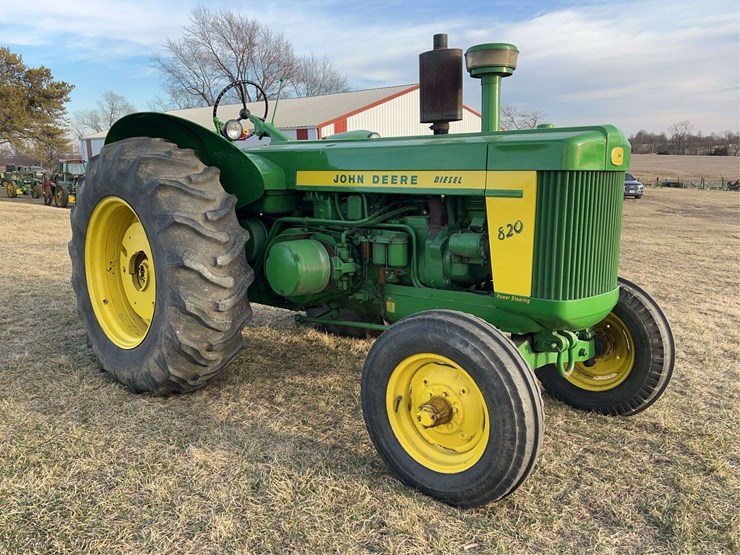 john-deere-820-image-7