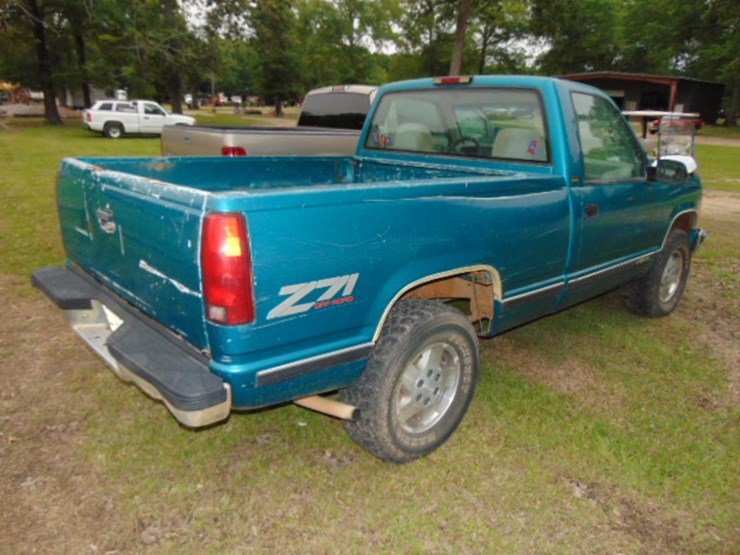 1995-chevrolet-silverado-1500-z71-image-2