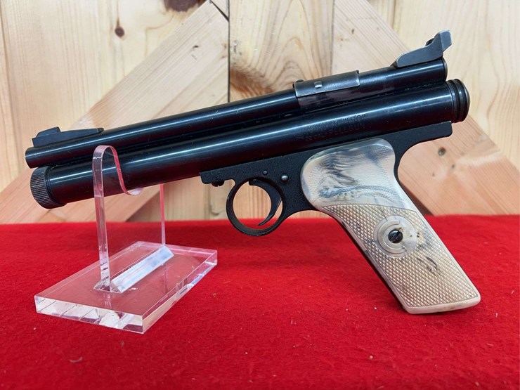 crosman-150-.22-caliber-co2-pellgun-pistol-with-accessories-image-2