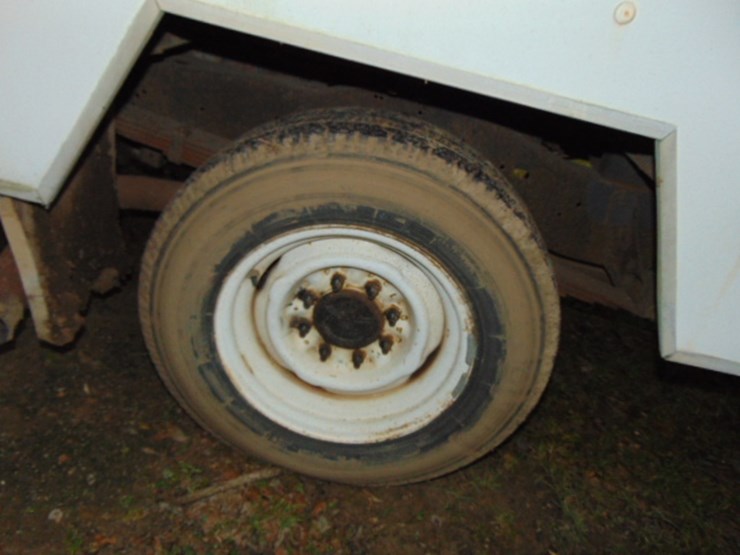 2005-ford-e350-image-3
