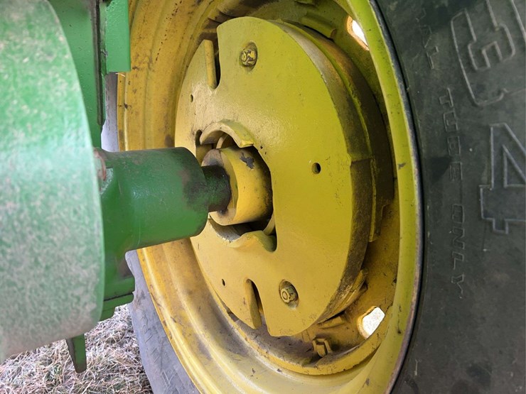 john-deere-820-image-57