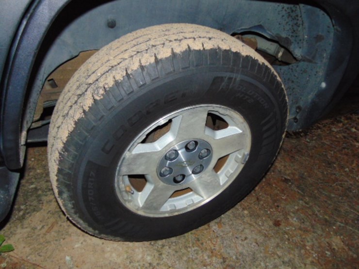 2004-chevrolet-tahoe-image-7