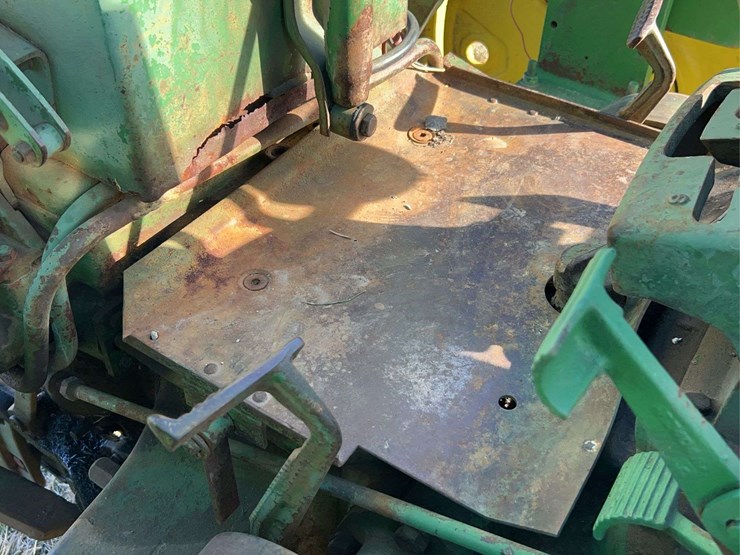 john-deere-720-image-37