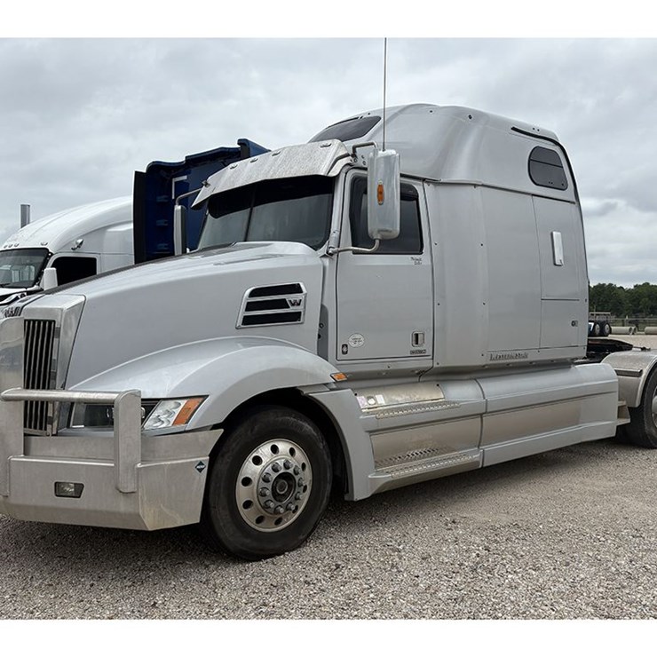 2022 WESTERN STAR 5700XE