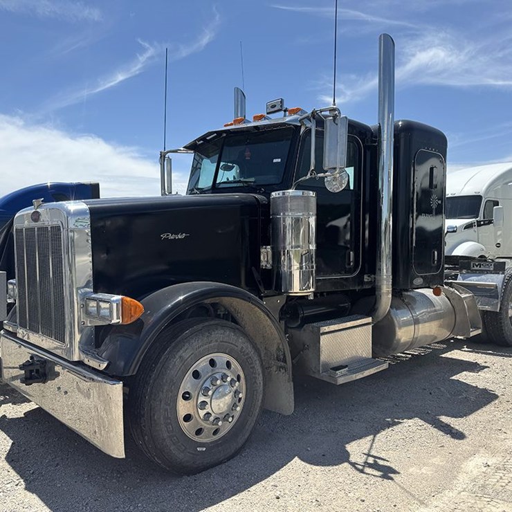 2005 PETERBILT 378